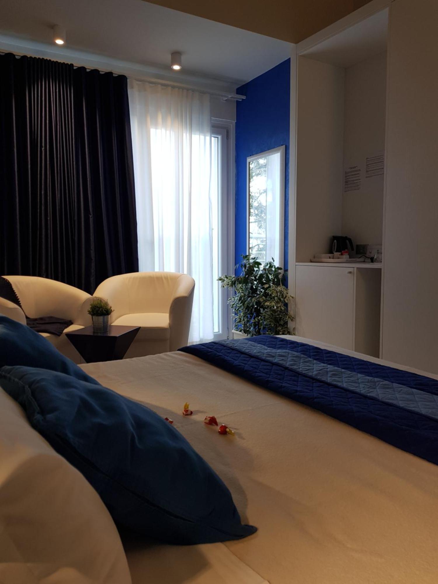 B&B Gardacharme Ντεζεντσάνο ντελ Γκάρντα Δωμάτιο φωτογραφία
